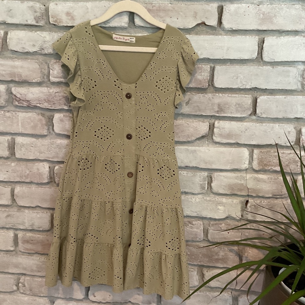 Girls Sage Green Dress, Brand is “Popular 21 Girls” (Size 10/12)